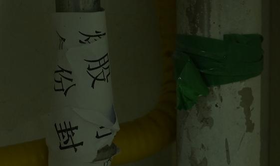 DƬ